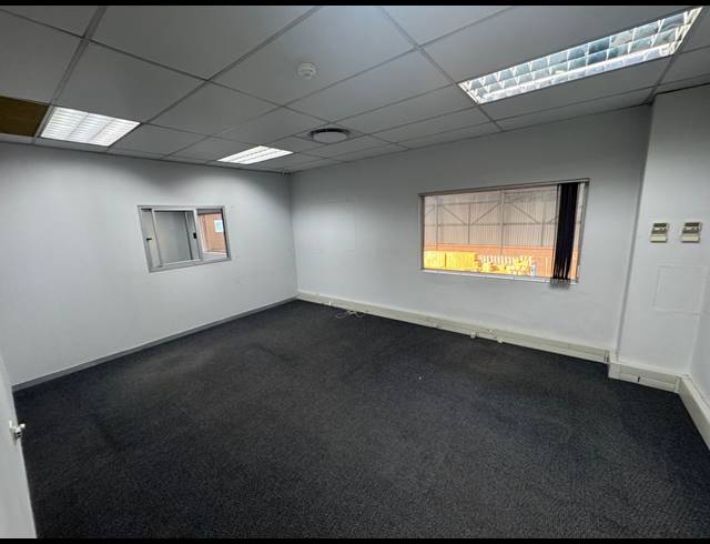 985M² WAREHOUSE TO LET IN LINBRO PARK